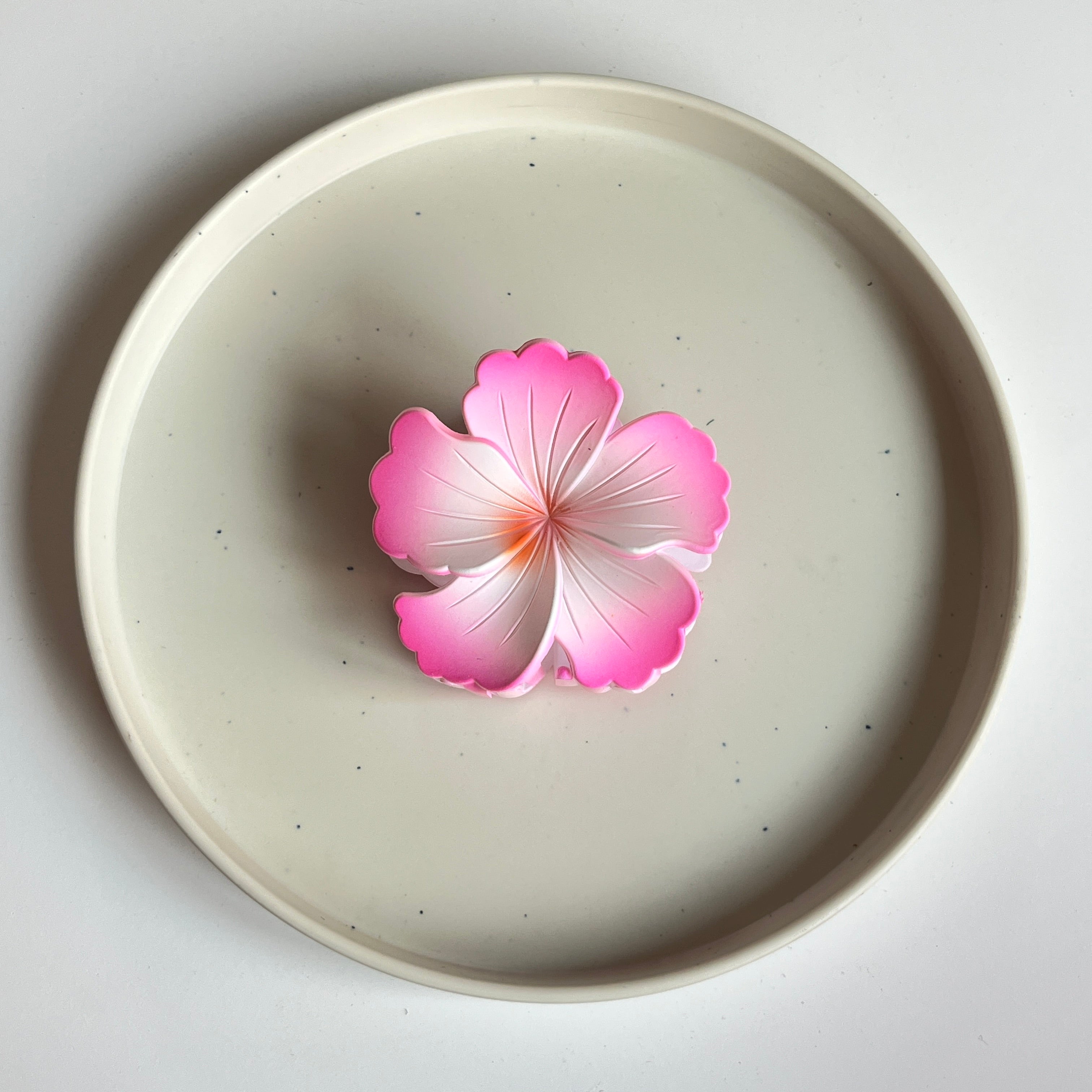 Ombre Petal Large Hair Claw