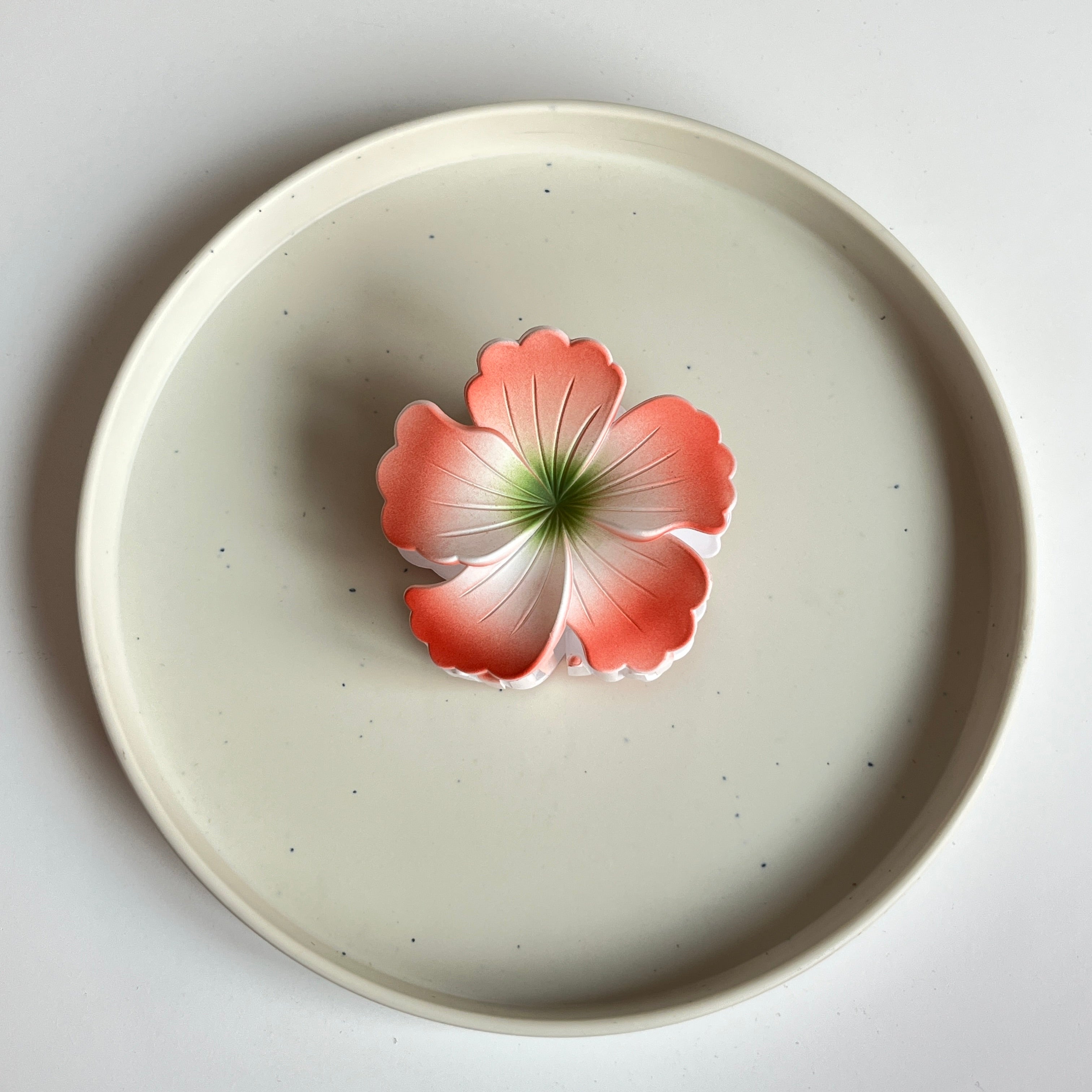 Ombre Petal Large Hair Claw