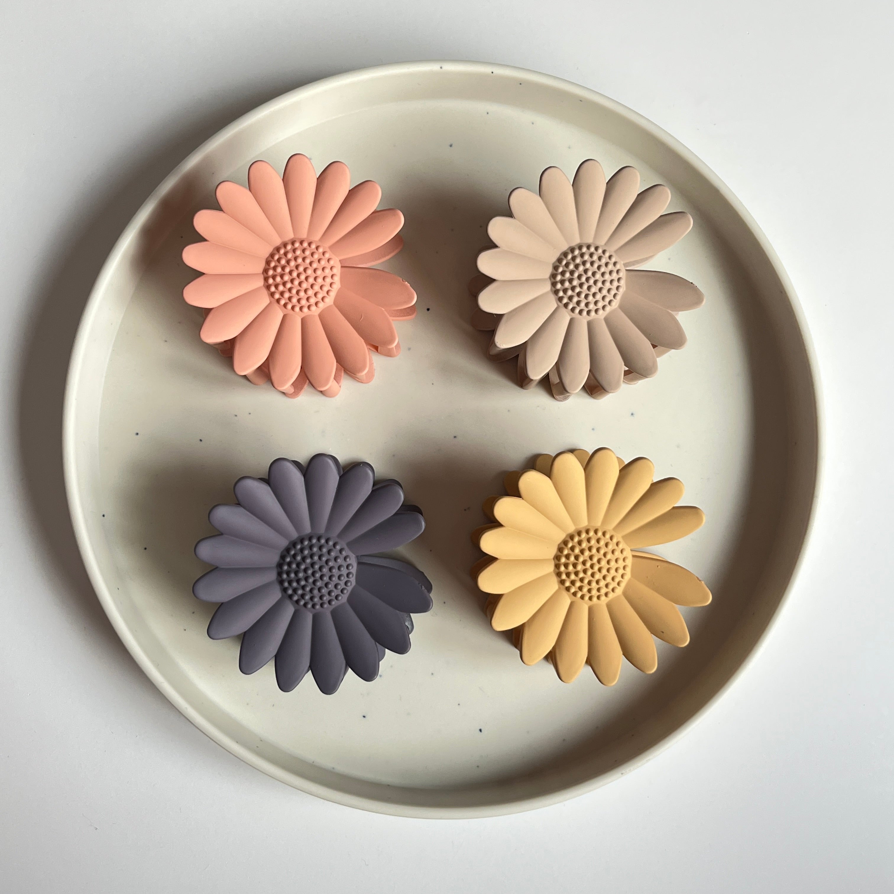 Daisy Matte Large Hair Claw Set (12 Pcs)