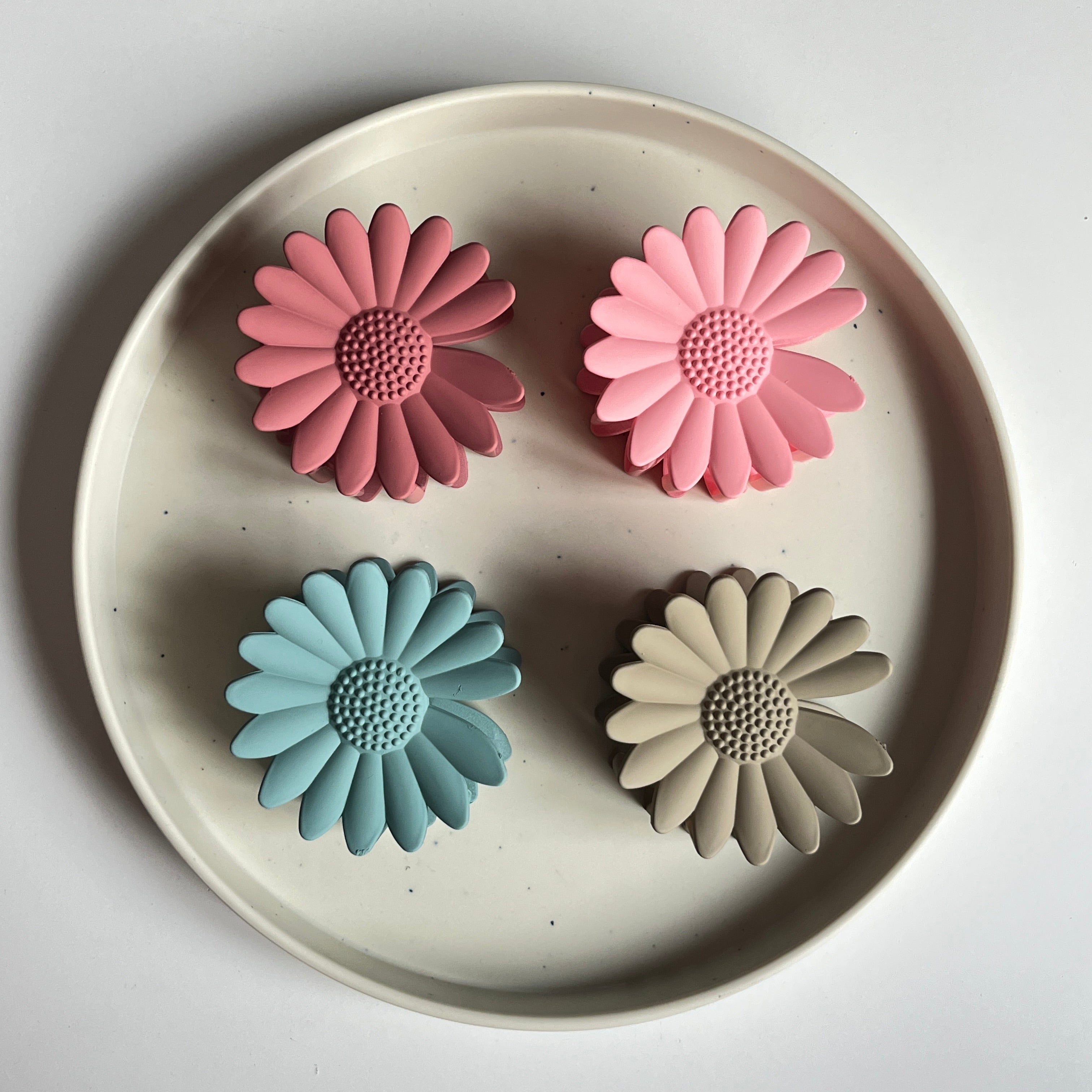 Daisy Matte Large Hair Claw Set (12 Pcs)