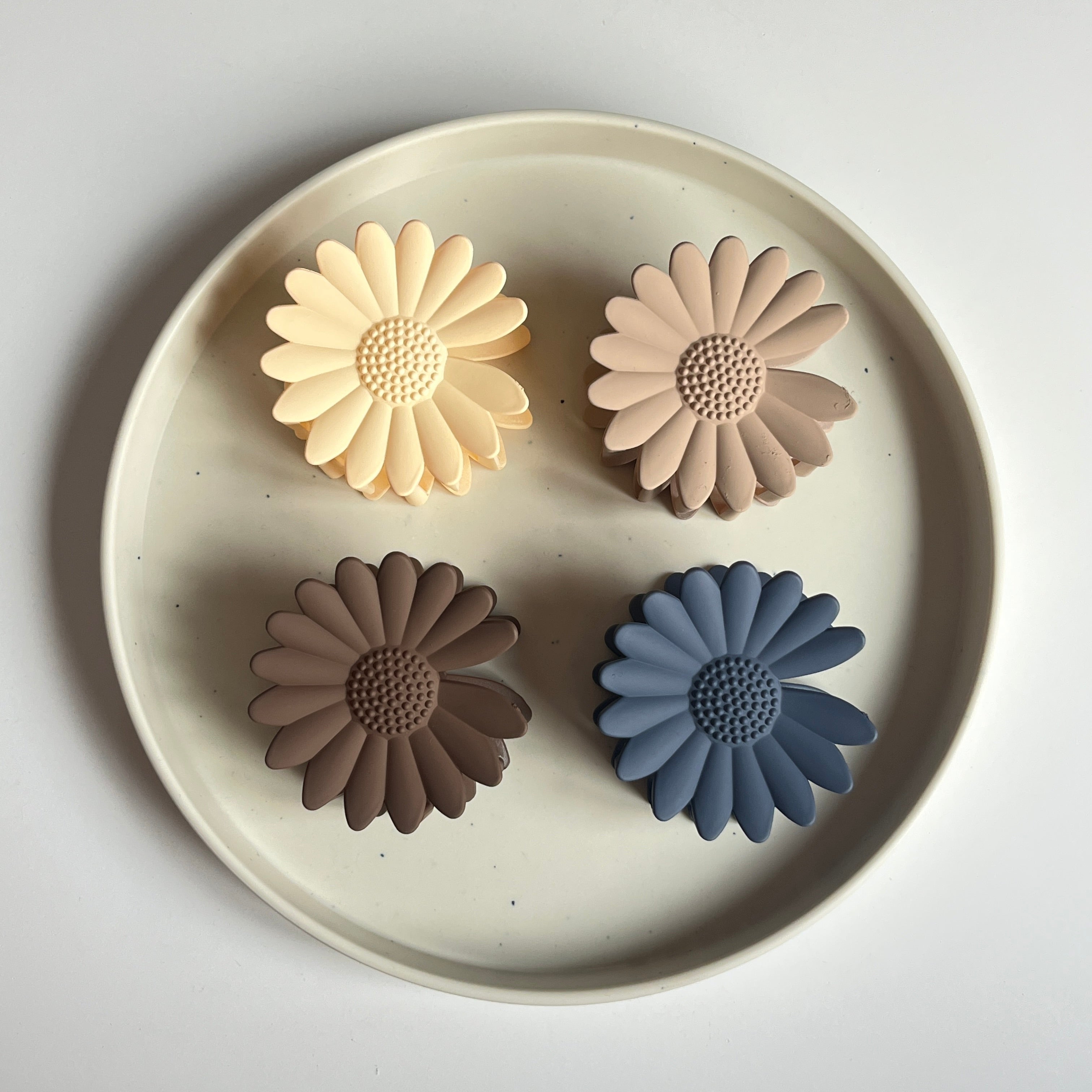 Daisy Matte Large Hair Claw Set (12 Pcs)