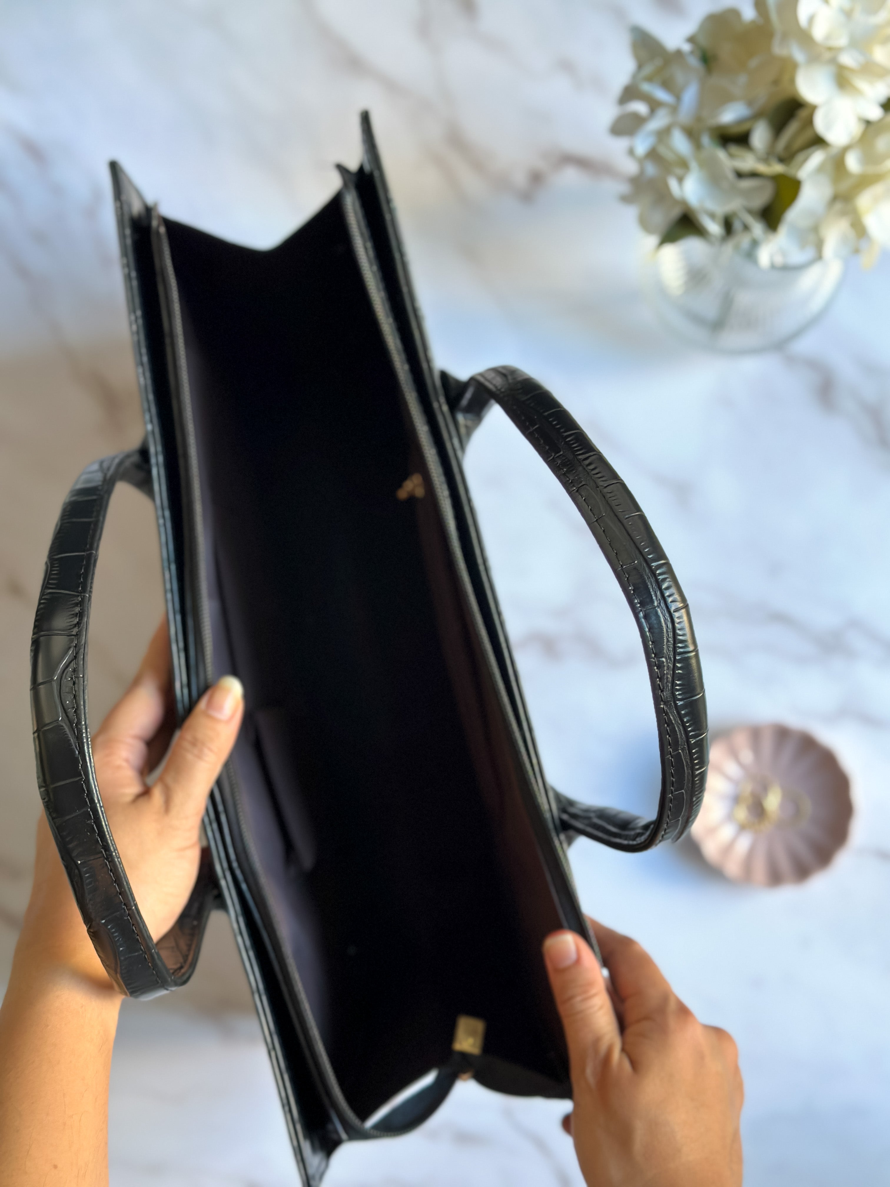 Croc Luxe Tote – Structured Work Bag – Black