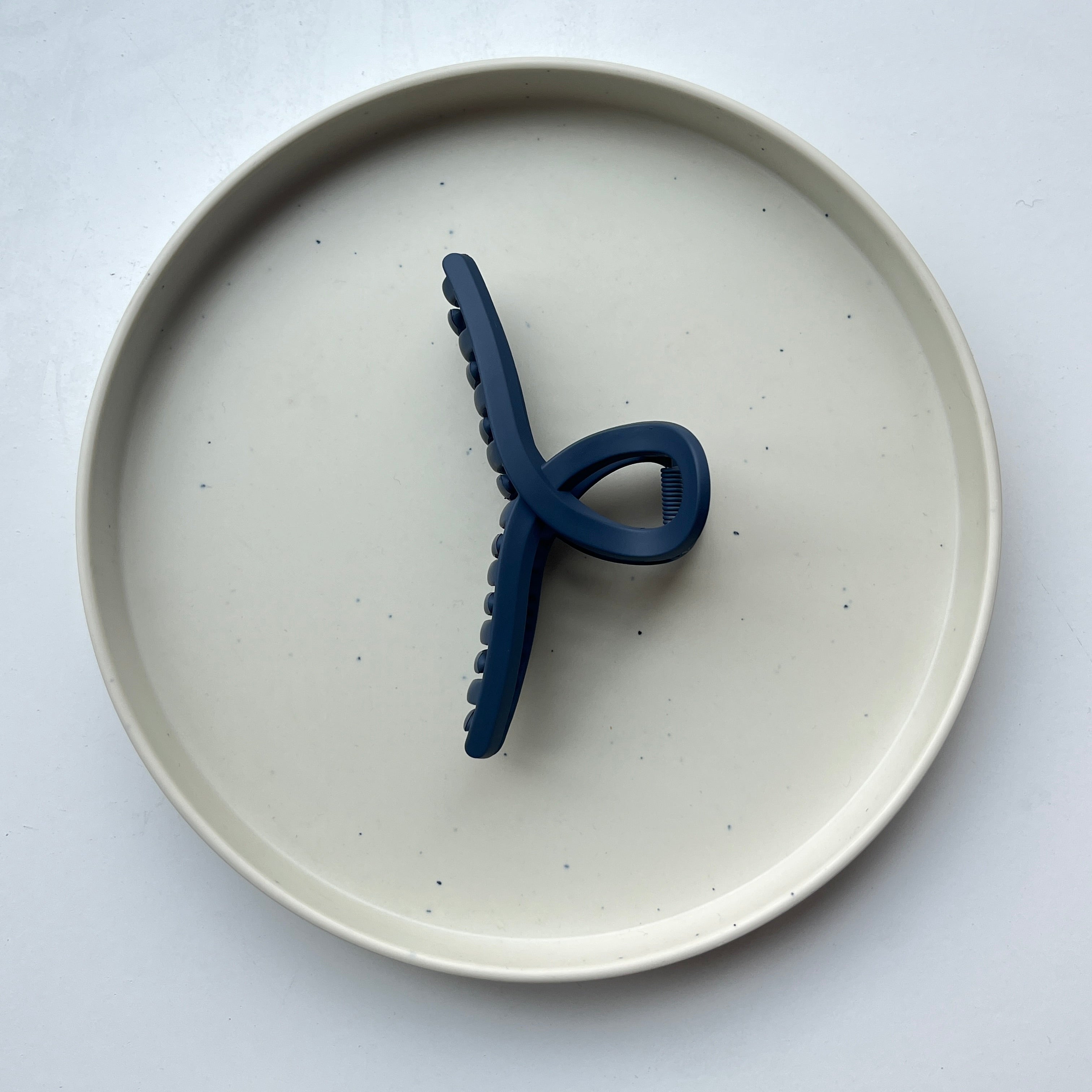 Infinity Loop Large Hair Claw