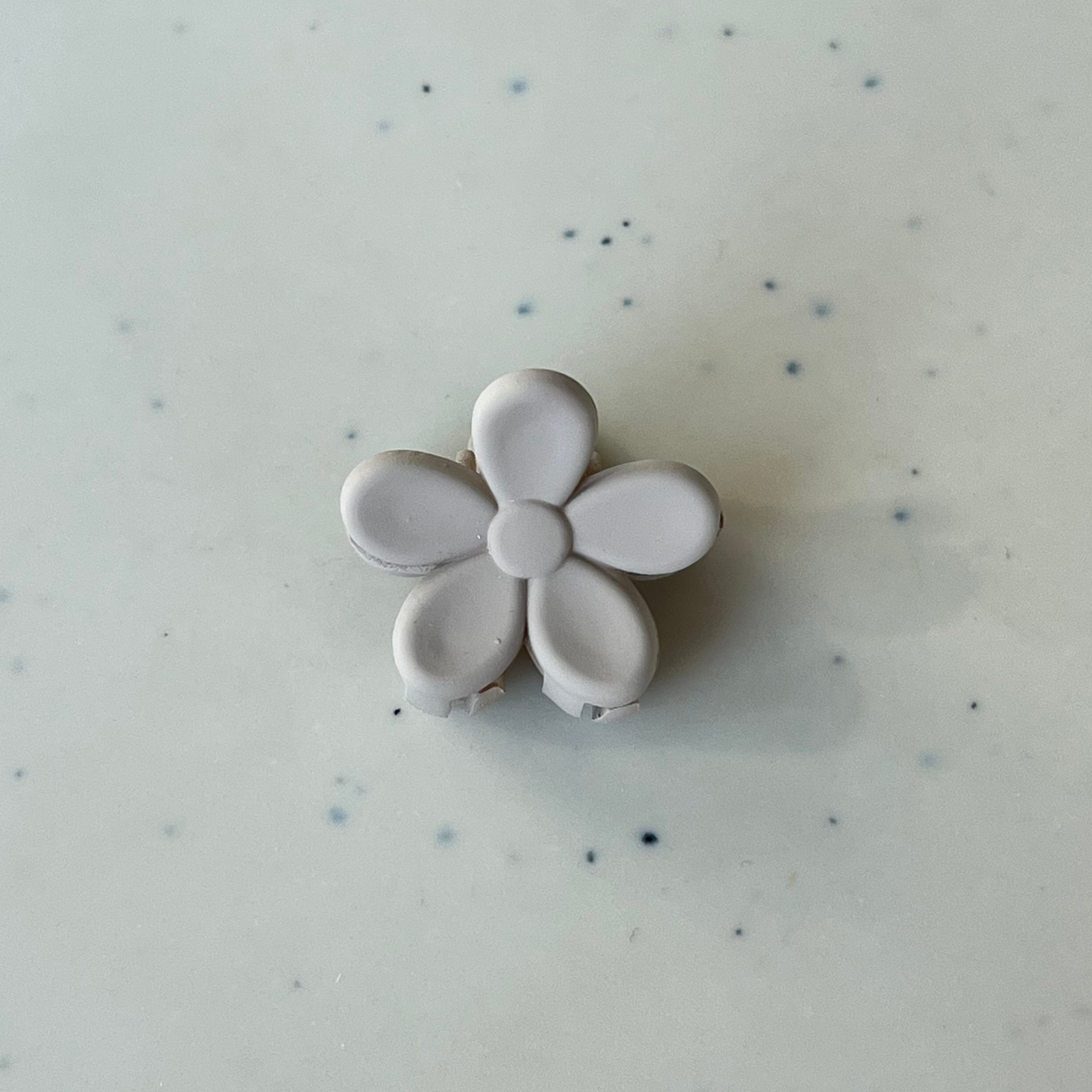 Kids Mini Flower Claw Set - Pack of 6, Soft Pastel Colors