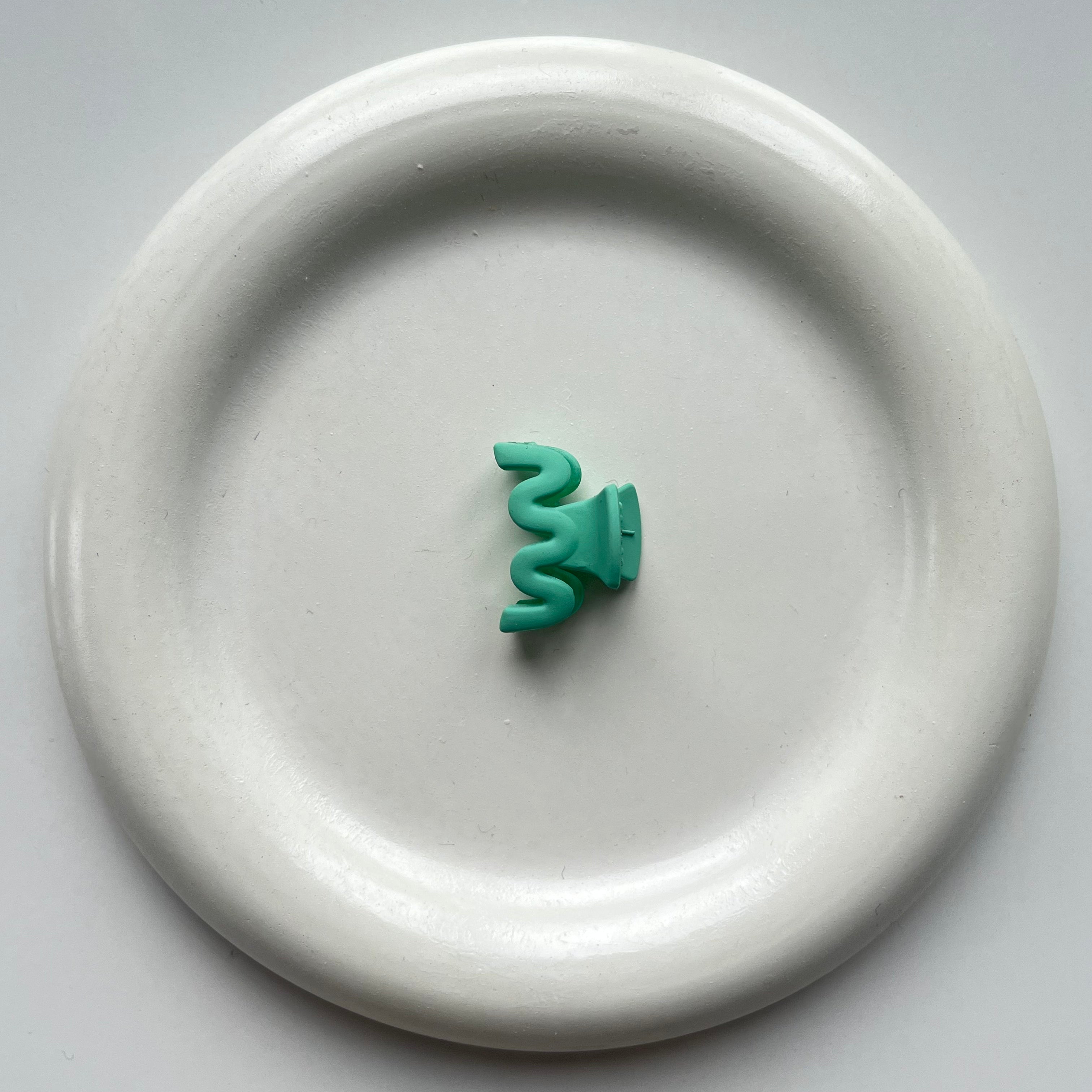 Mini Wavy Claw Set - Set of 4, Fun and Colorful Hair Clips for Kids