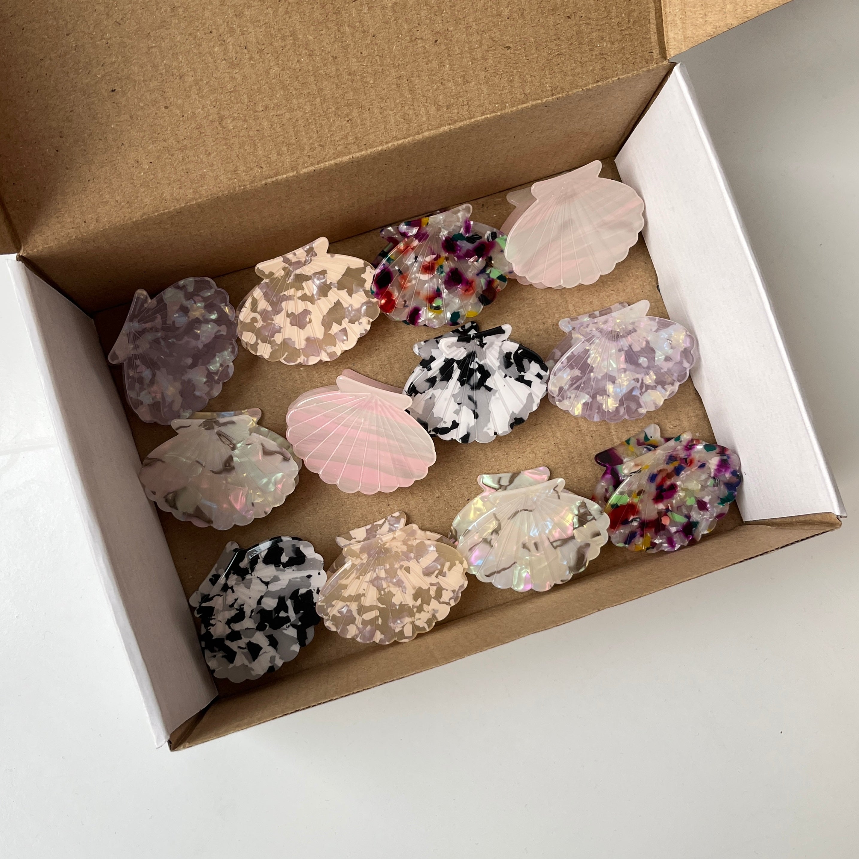 Gloss Shell Medium Hair Claw Set (12 Pcs)