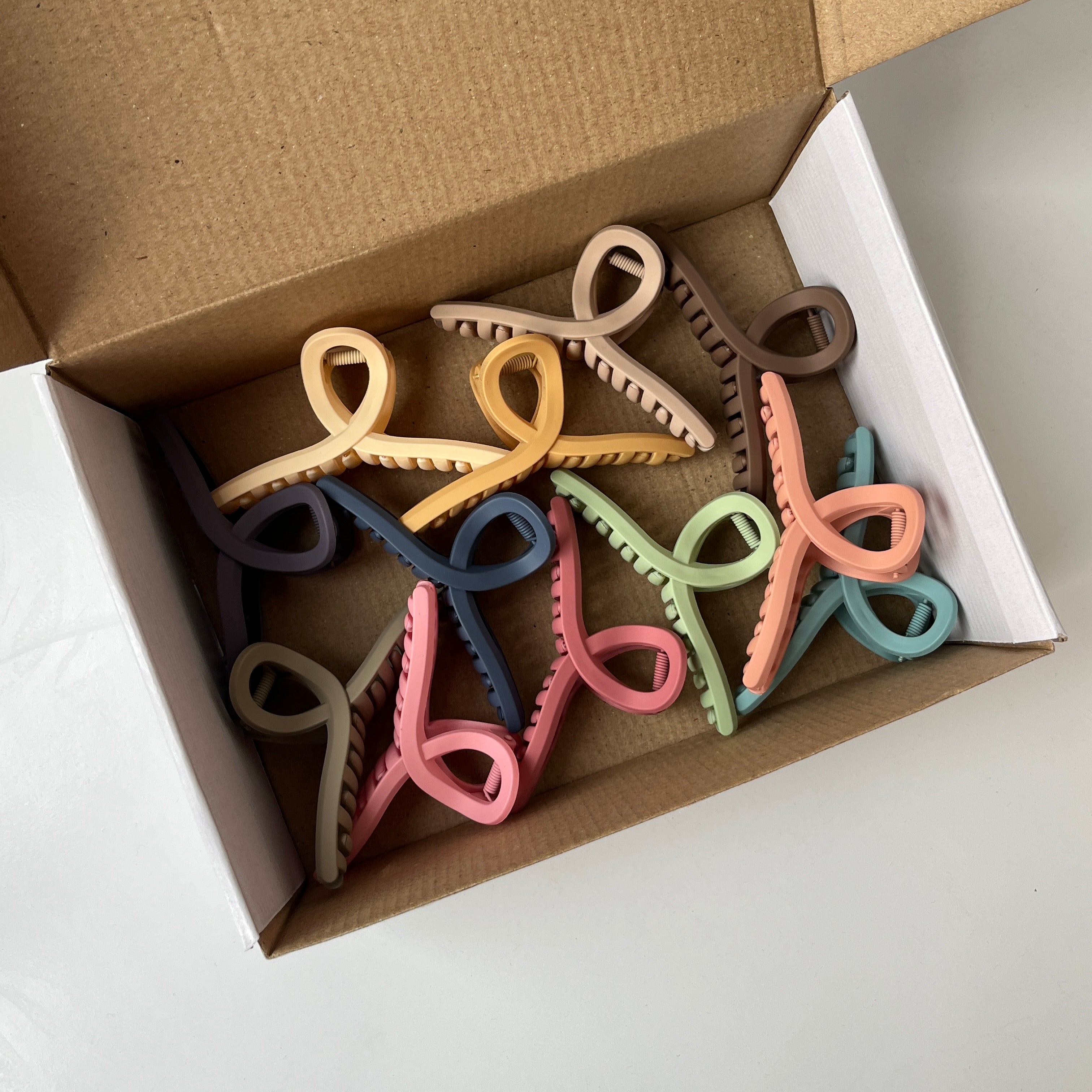 Infinity Loop Large Hair Claw (12 pcs)