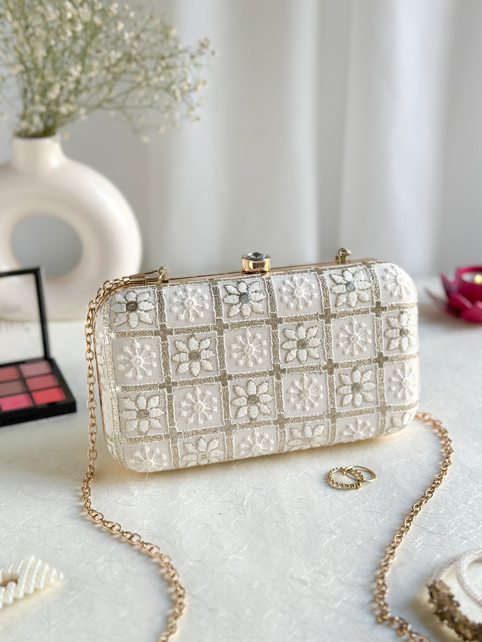 Chic clutch hotsell