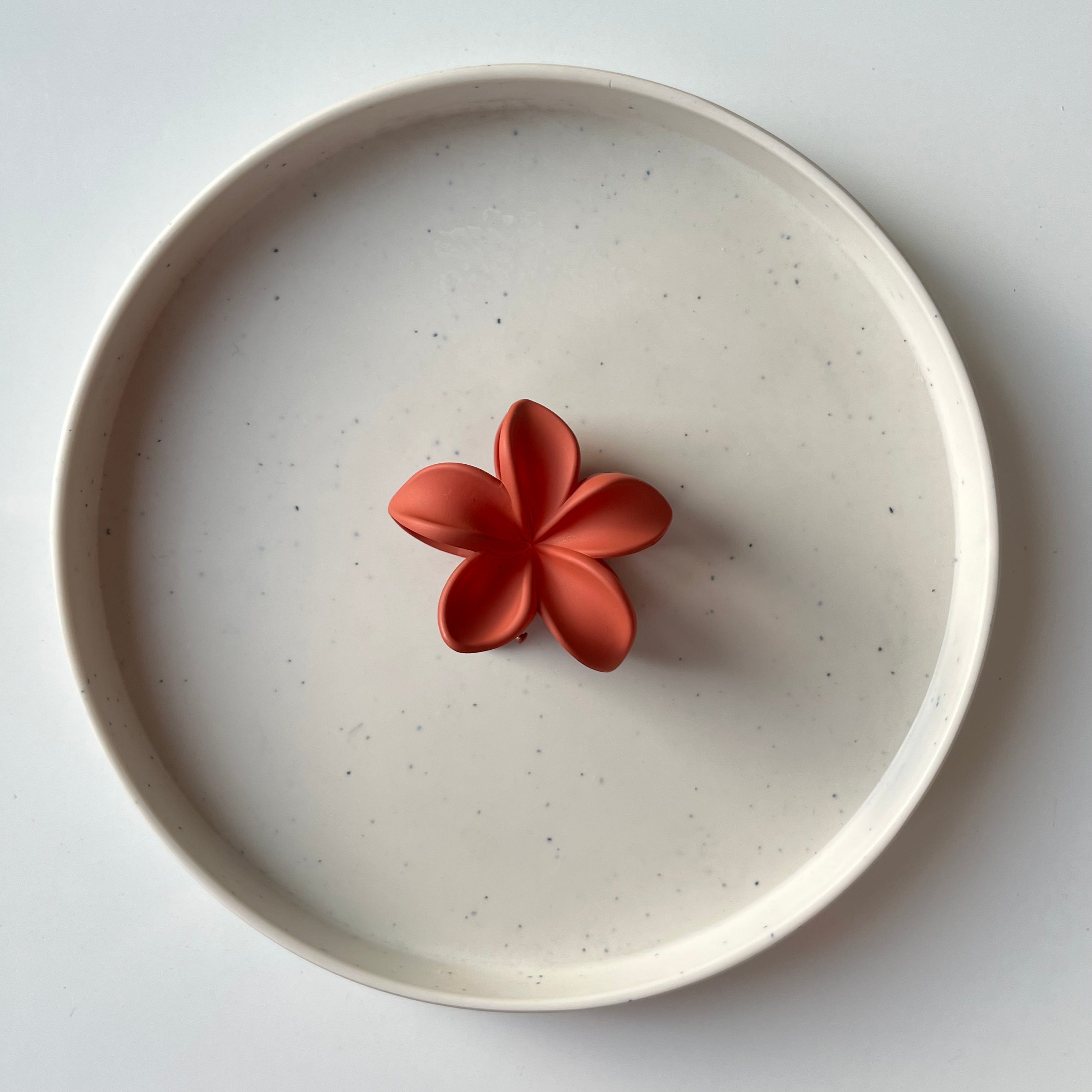 Fleur Matte Claw Clip – Medium