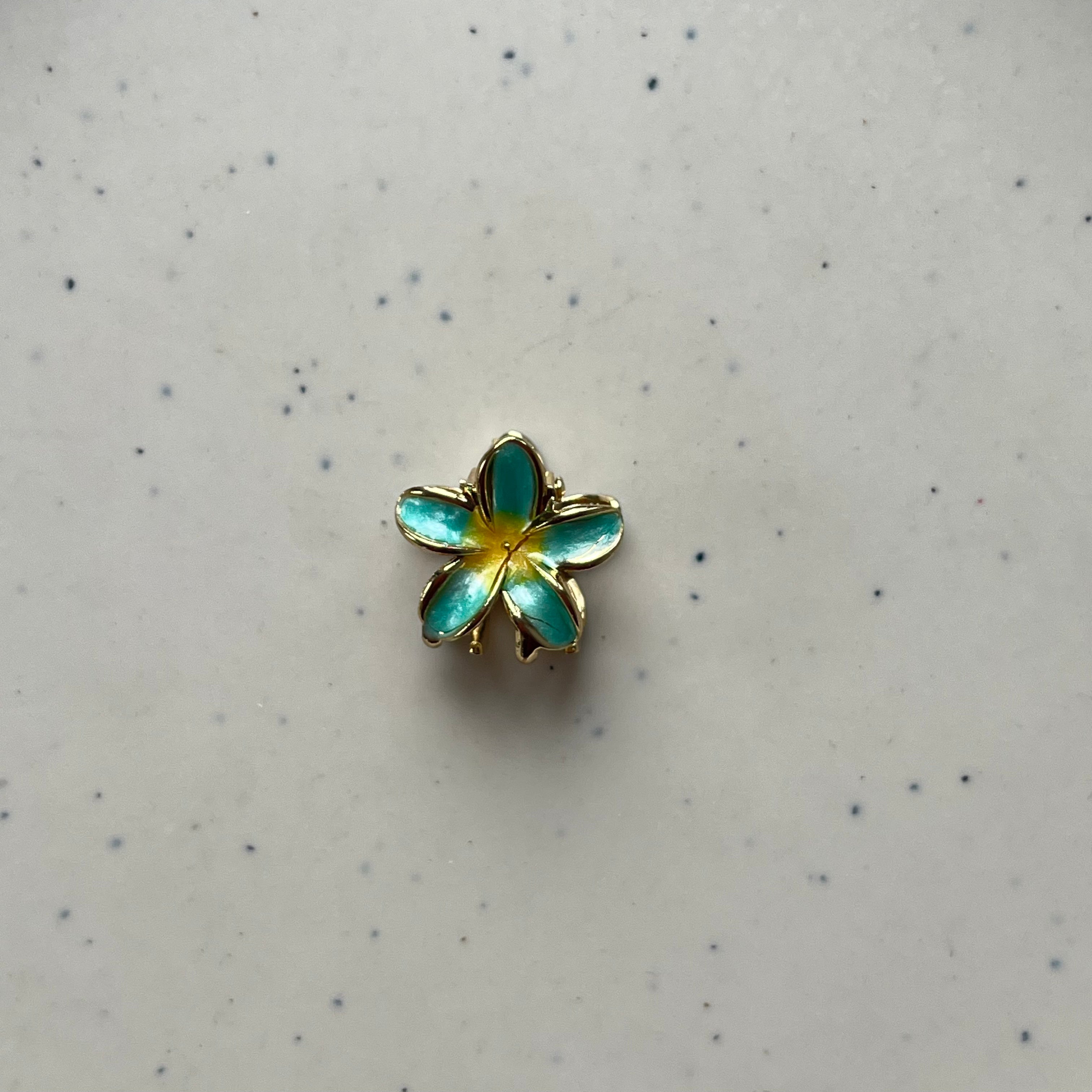 Enamel Bloom – Small Hair Claw