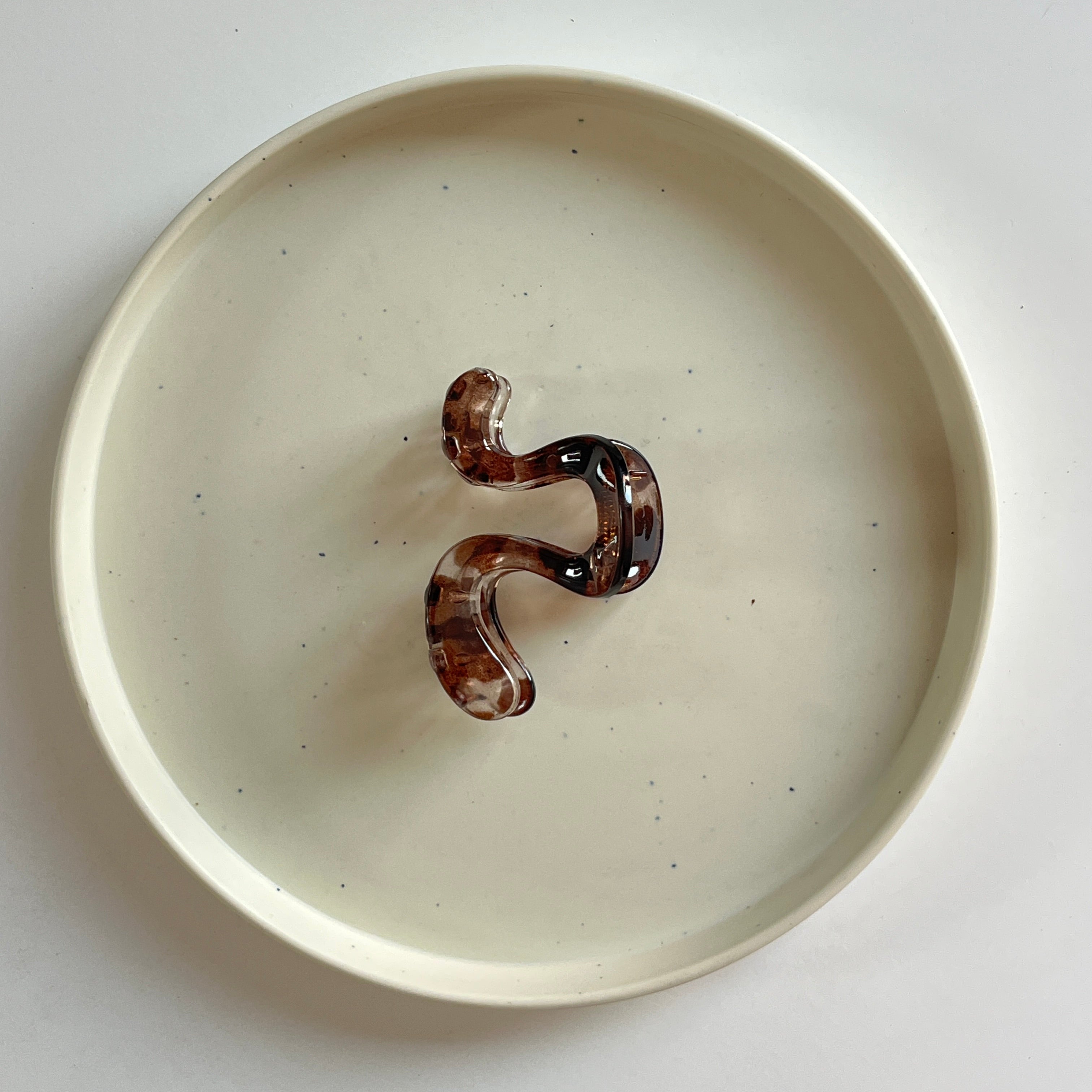 Wavy Flow Medium Hair Claw