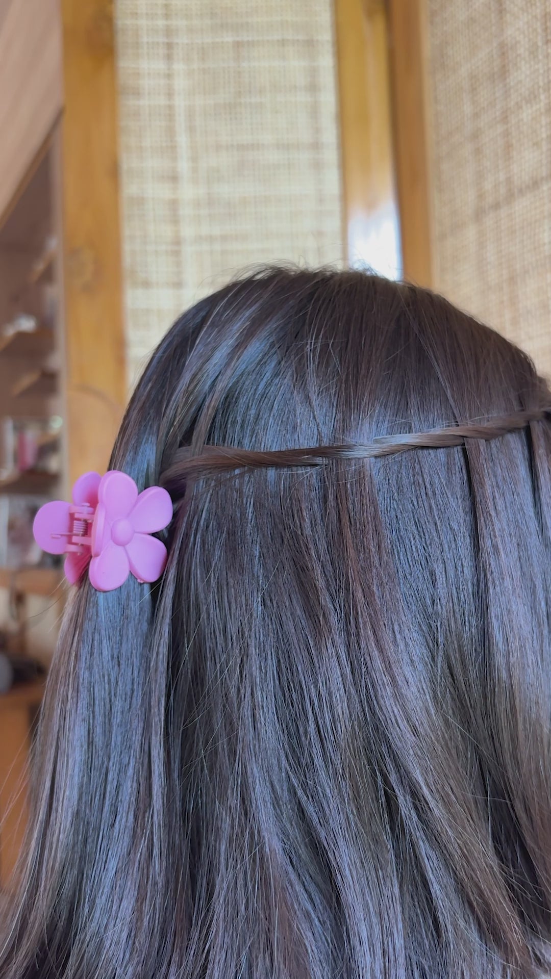 Matte Daisy Claw - Small